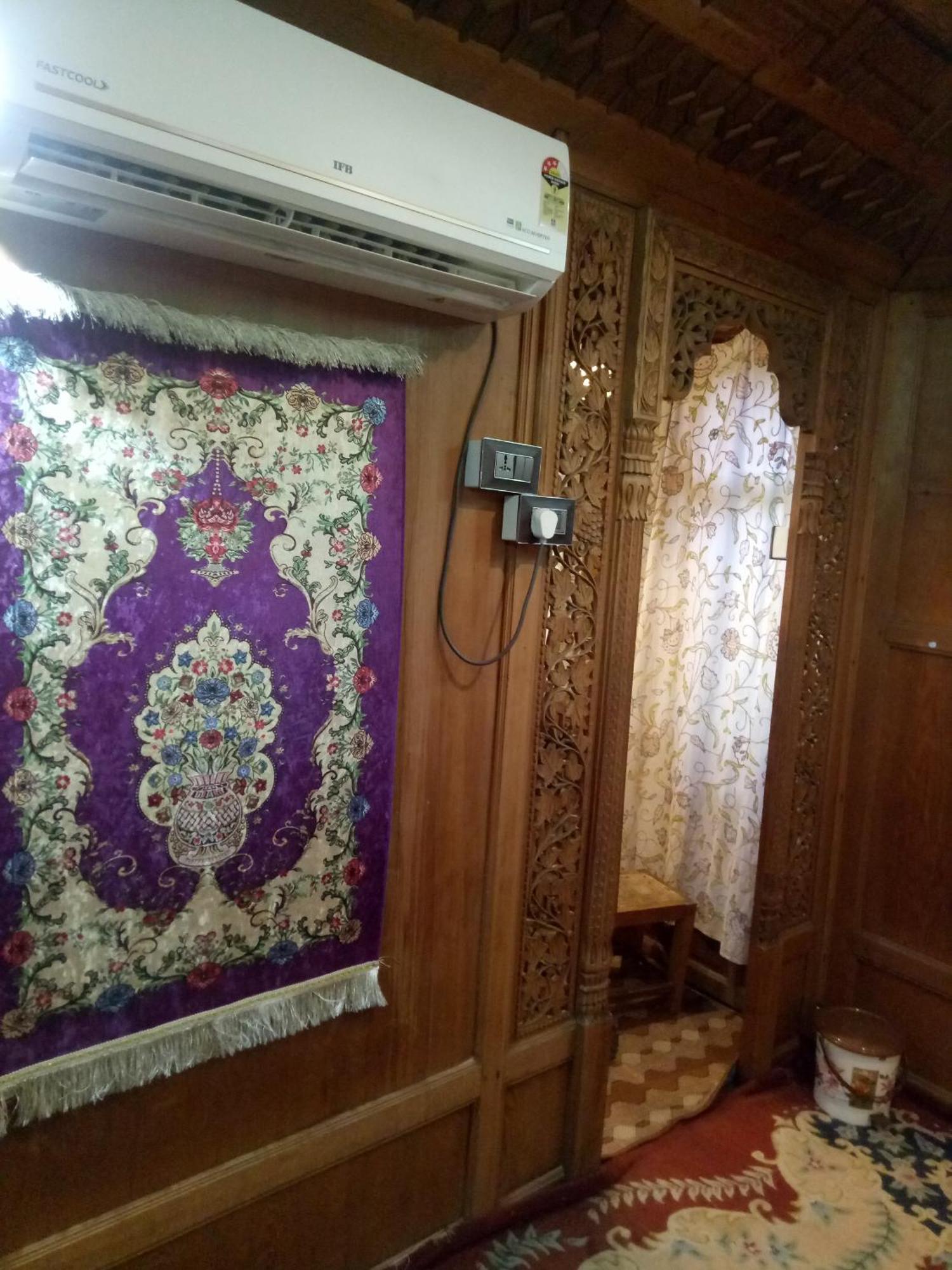 مبيت وإفطار Srīnagar House Boat New Manora المظهر الخارجي الصورة