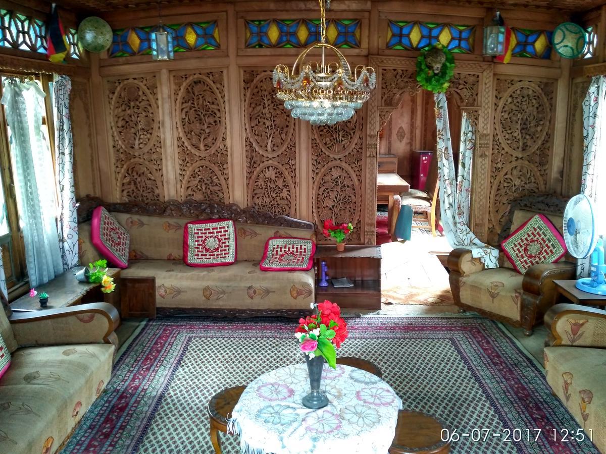 مبيت وإفطار Srīnagar House Boat New Manora المظهر الخارجي الصورة