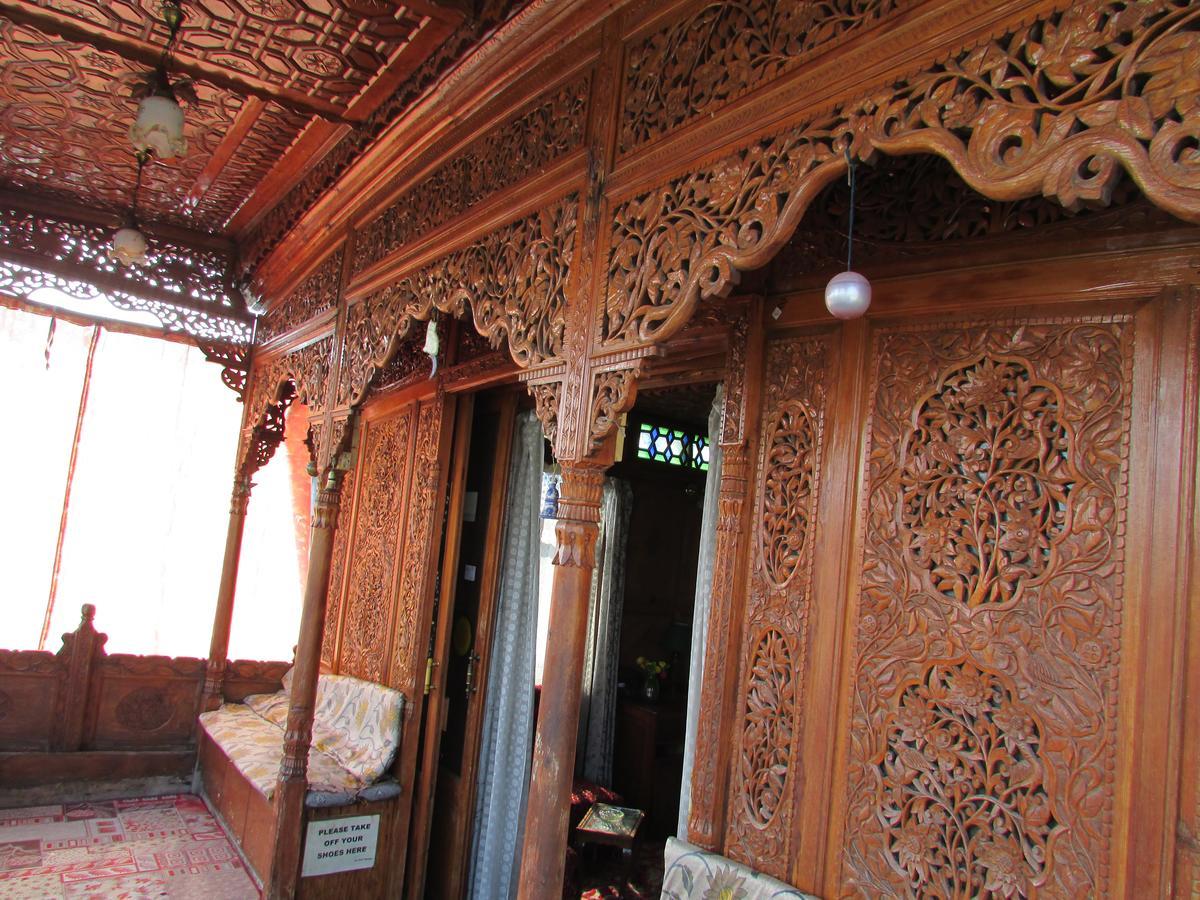 مبيت وإفطار Srīnagar House Boat New Manora المظهر الخارجي الصورة