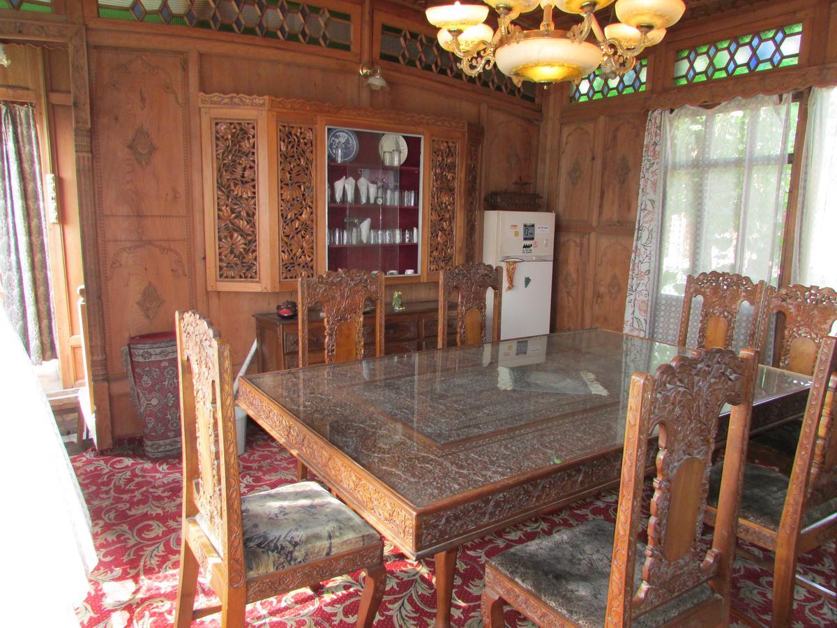 مبيت وإفطار Srīnagar House Boat New Manora المظهر الخارجي الصورة