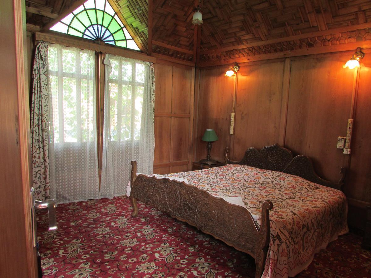 مبيت وإفطار Srīnagar House Boat New Manora المظهر الخارجي الصورة
