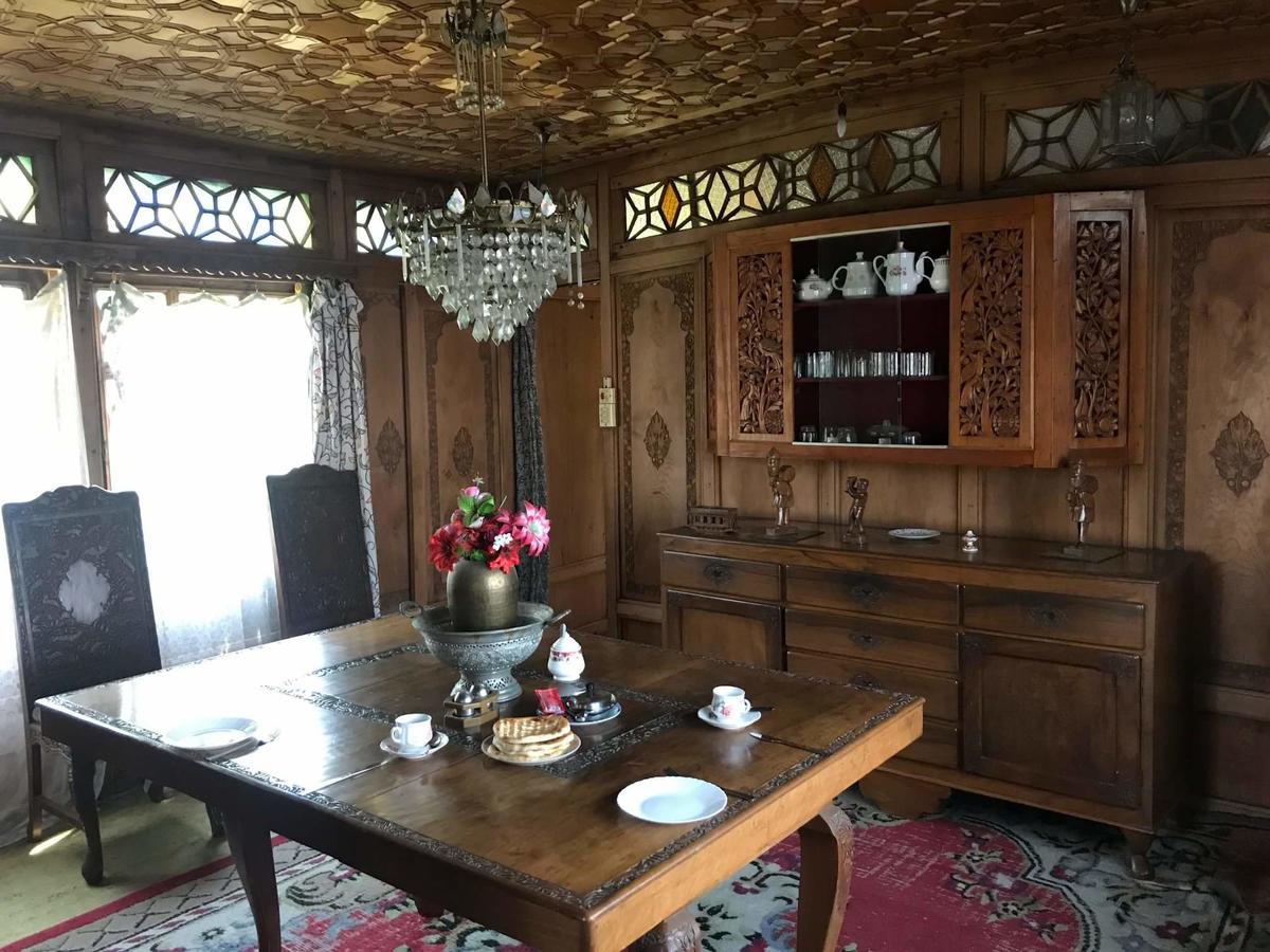 مبيت وإفطار Srīnagar House Boat New Manora المظهر الخارجي الصورة